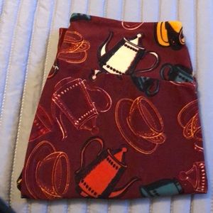 LuLaRoe OS Teacup leggings